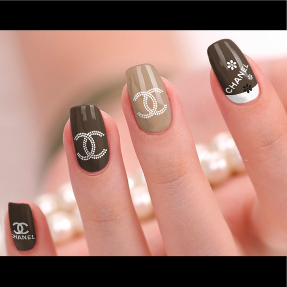 Chanel 1 set of 16 nail stickers not press on
